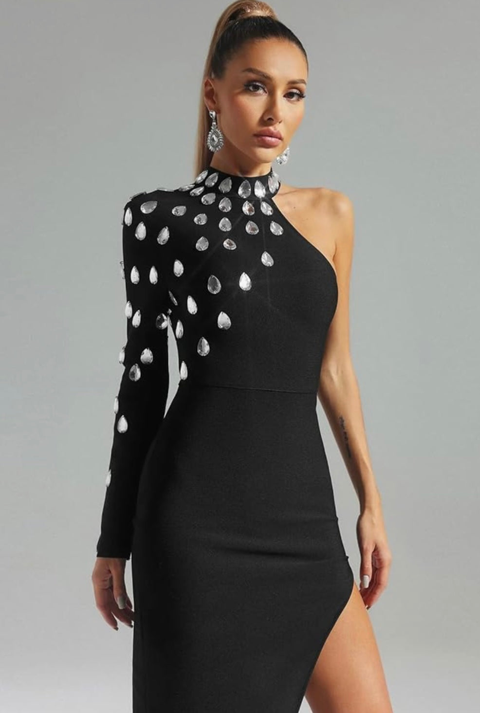 Divamo - High Slit Single Sleeve Dress