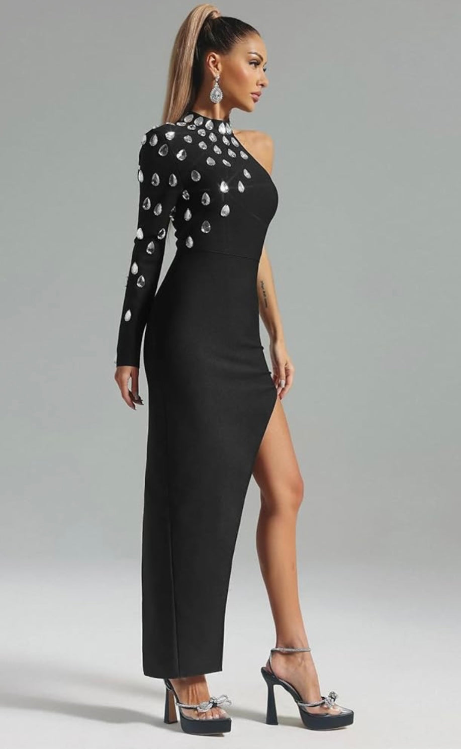 Divamo - High Slit Single Sleeve Dress
